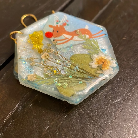 XMAS Pressed Flower Handmade Large Holiday Earrings Blue Rudolph Hexagon - Picture 3 of 11